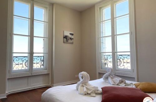 Trouville-sur-Mer Apartment | Roches Normandes - Terrasse Vue Mer et Plage