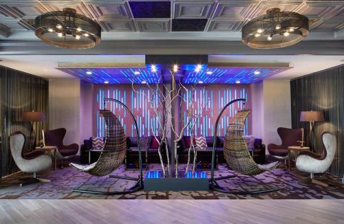 North Greece Hotel | Rochester Airport Marriott