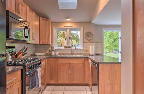 North Greece House | Rochester House w/Fire Pit, Grill & Patio!