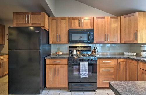 North Greece House | Rochester House w/Fire Pit, Grill & Patio!