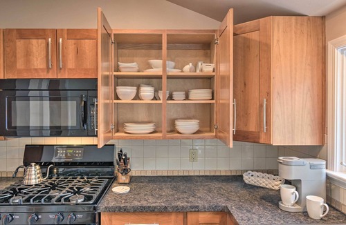 North Greece House | Rochester House w/Fire Pit, Grill & Patio!