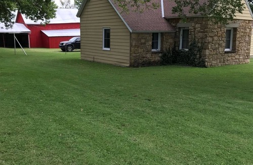 Cedar Vale House | Rock Bottom Cottage - Cedar Vale Kansas