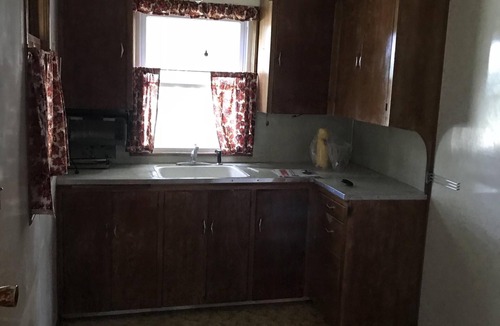 Cedar Vale House | Rock Bottom Cottage - Cedar Vale Kansas