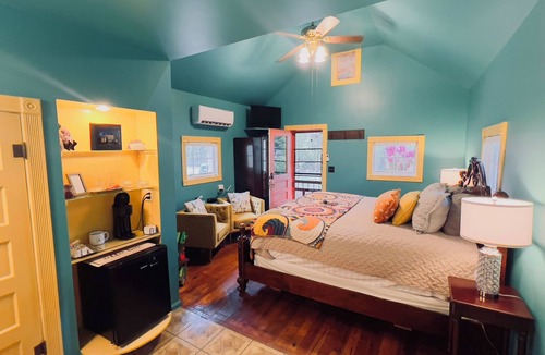 Eureka Springs Historic District Cottage | Rock Cottage Gardens B&B - Cottage #3 Enchanted Cottage