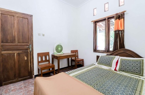 Wonosari Hotel | Rock Garden Homestay & Resto