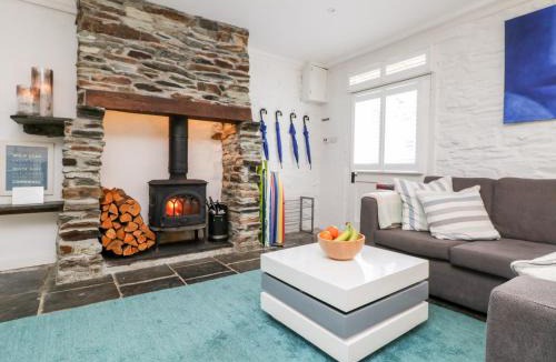 Trebarwith Strand House | Rock House