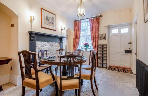 Wells House | Rock House