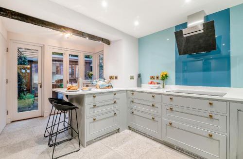 Wells House | Rock House