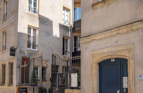 Metz-Centre – Ancienne Ville Apartment | Rock in Share - A la Fleur de Ly