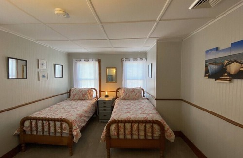 Plymouth Apartment | Rock Landing 2 BR Walk to Everything