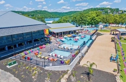 Indian Point Condo | Rock Lane 136 lakefront with resort amenities!