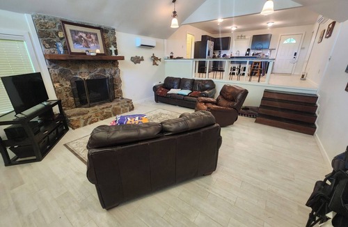Greers Ferry House | Rock Ledge at the Narrows