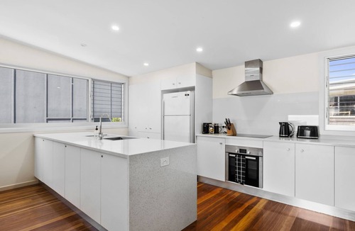 Woolgoolga House | Rock Ledge - Woolgoogla Headland