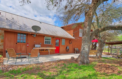 Johnson City House | Rock-N-Horse Ranch in the Texas Hill Country!