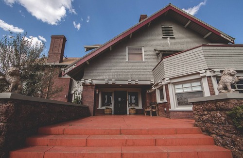 Bisbee House | Rock n Roll themed rooms, built in 1906