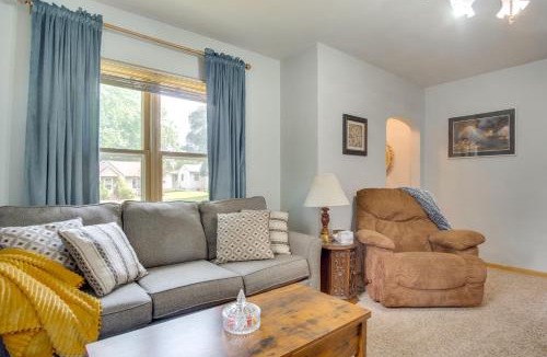 Rock Rapids House | Rock Rapids Family Home w/Deck & Large Yard