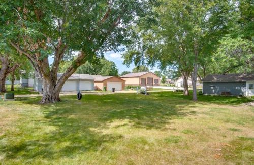 Rock Rapids House | Rock Rapids Family Home w/Deck & Large Yard