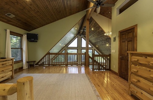 Buncombe Cabin | Rock Ridge