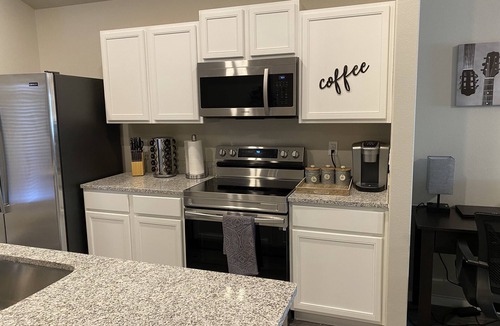 Lubbock House | ROCK&ROLL~KING BED-TEXAS TECH-LUBBOCK- NEW-3 BDRM SLEEPS 6