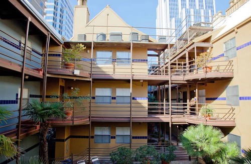 Waller Creek District Condo | Rock Royalty 4 bedroom Suite