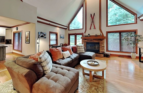 McHenry House | Rock Wisperer | Great Location, Large Yard!