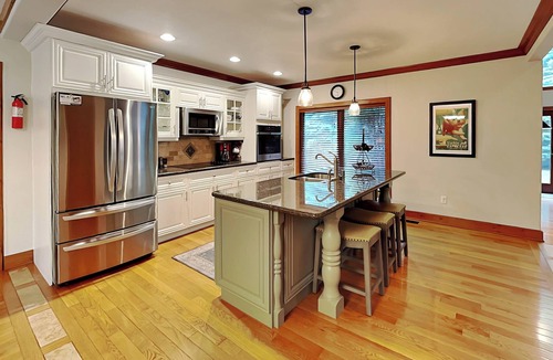 McHenry House | Rock Wisperer | Great Location, Large Yard!