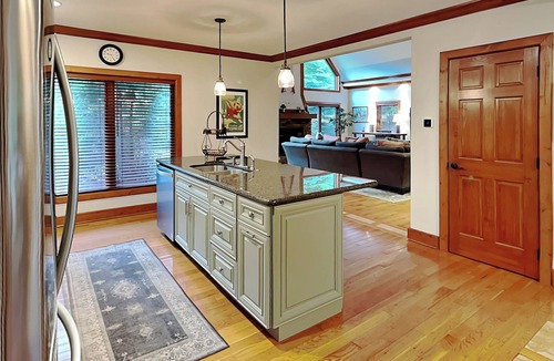 McHenry House | Rock Wisperer | Great Location, Large Yard!