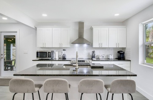 Pinewood Park House | Rockaway Beach House