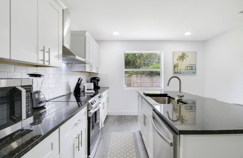 Pinewood Park House | Rockaway Beach House