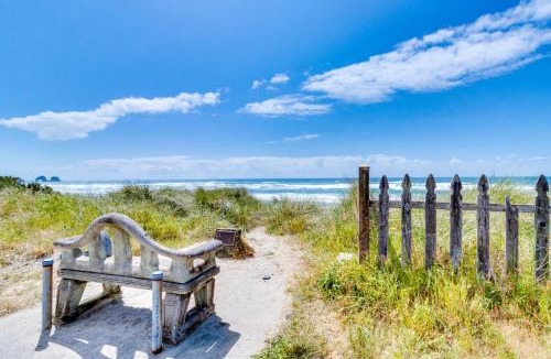 Rockaway Beach House | Rockaway Beach Villa