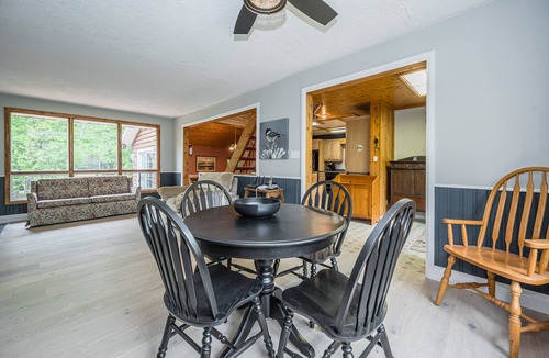Colpoys Bay Cottage | Rockaway: Rustic Charm Meets Modern Private Comfort