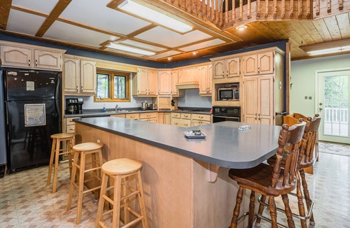Colpoys Bay Cottage | Rockaway: Rustic Charm Meets Modern Private Comfort
