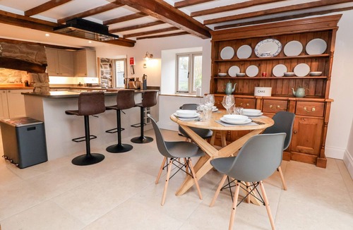 Newcastle-on-Clun Cottage | Rockhill Farmhouse