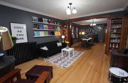 Oak Park Apartment | Rockin' 2BR Apartment in the Heart of Oak Park