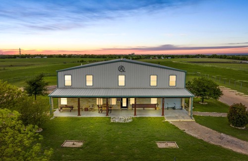 Bell County Cabin | Rockin' R Retreat Center located just outside of Temple Tx