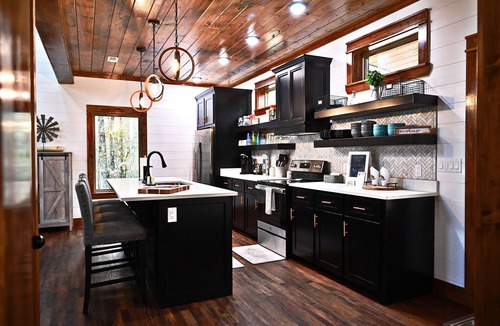 Octavia Cabin | Rockin Robin-TRUE SECLUSION-Paved Roads-Boat Ramp 1/2 mile-ATV'S Welcome-2 Suites