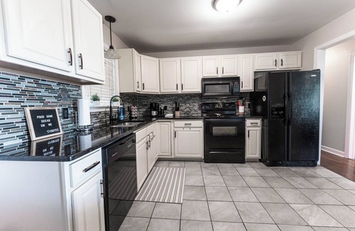 Charlotte Park House | Rockin' West Nashville Retreat - 5 miles from downtown!