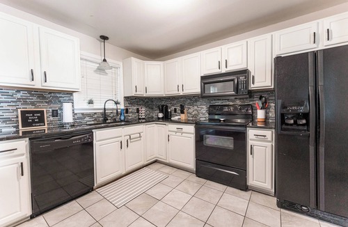 Charlotte Park House | Rockin' West Nashville Retreat - 5 miles from downtown!