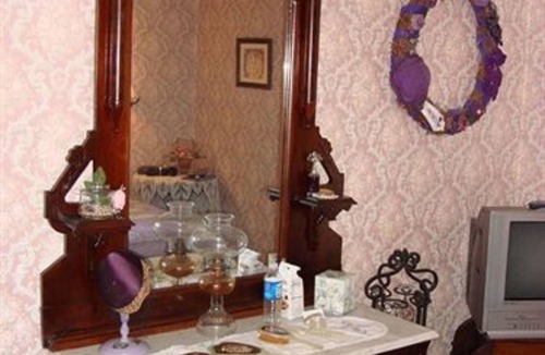 Ravenna Bed & Breakfast | Rocking Horse Inn