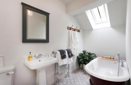 Birchover House | Rocking Stone Cottage