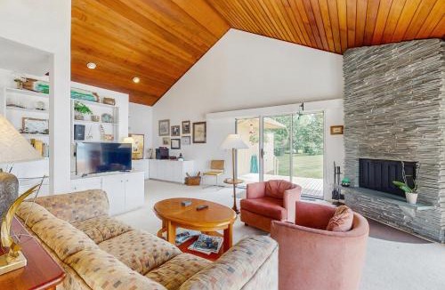 North Hero House | Rockledge Cedar Retreat