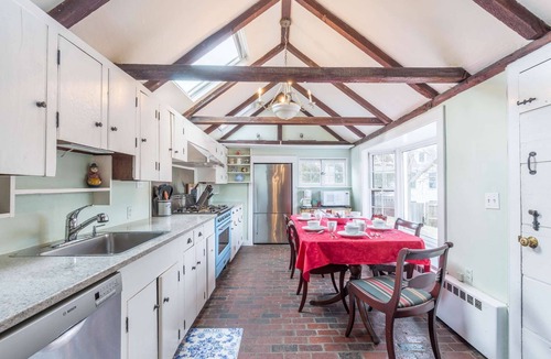Marblehead House | Rockmere Inn: Colonial Charm – Celebrate 250 Years in Historic Marblehead!