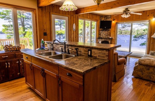 Monetville Ski Chalet | Rockpoint Haven @ Paradise Cove - Lake Nipissing