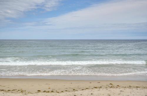 Rockport House | Rockport Cottage w/Patio - Steps to Beach!