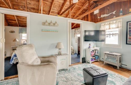 Rockport House | Rockport Cottage w/Patio - Steps to Beach!