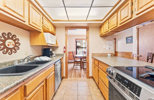 Historic District Villa | Rockridge #49