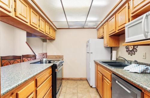 Historic District Villa | Rockridge #49
