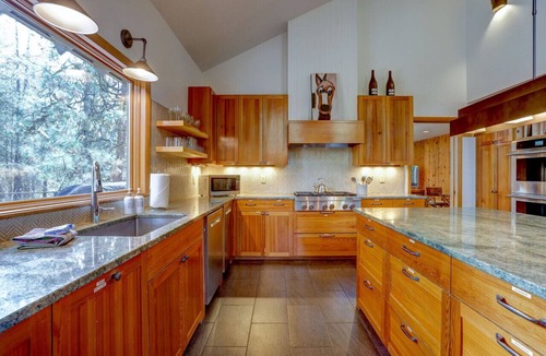 Black Butte Ranch House | Rockrose- Perfect multifamily home