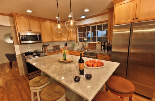 Milton-Freewater House | Rocks District Wine Country Cottage, Fire Pit, Orchard Views, Southside Wineries