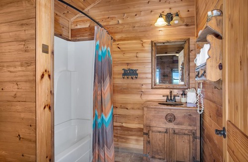 Fredericksburg Cabin | Rockview Cabin 5 | Spectacular Views of Enchanted Rock!